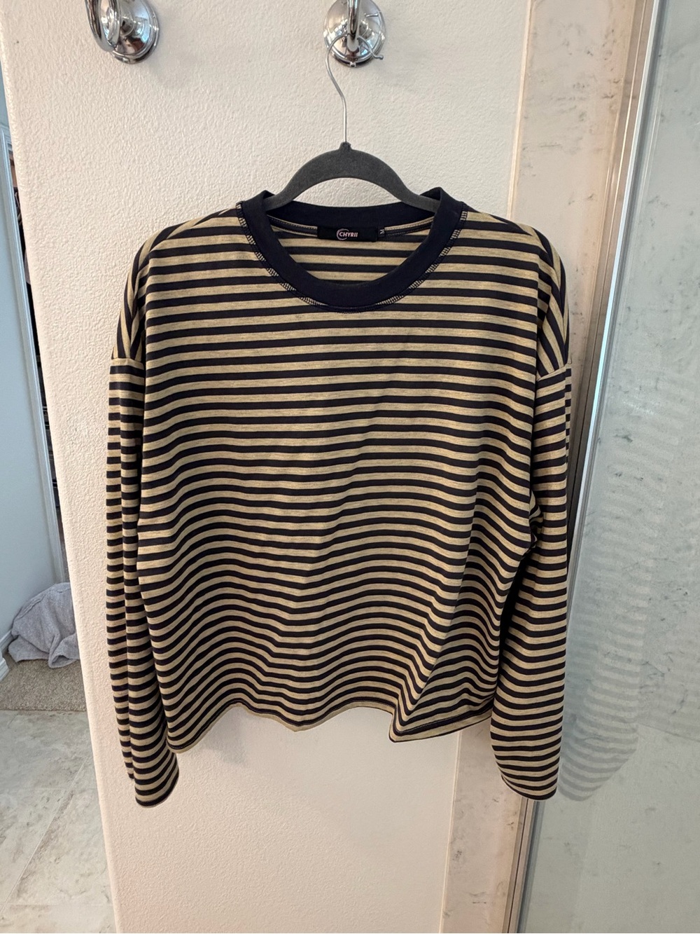 Amazon Black and Tan Striped Long-Sleeve Crewneck